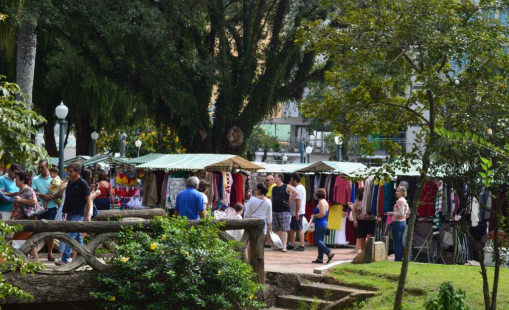 Feiras de artesanato em Poços de Caldas: guia completo para viver a cidade com arte, sabor e tradição 2 Por que as feiras de artesanato em Poços de Caldas viraram uma experiência imperdível